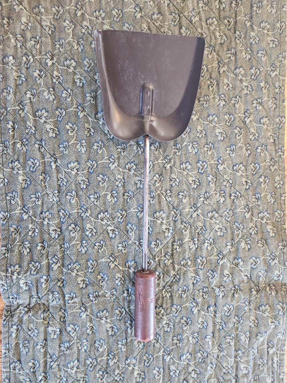 Antique wood ash stove or fireplace Metal Shovel.
